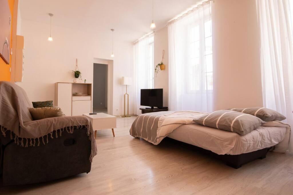 La Fontaine Neuve-Avallon-5 Personnes-1 Chambre-3 Lits-Parking-Wifi المظهر الخارجي الصورة