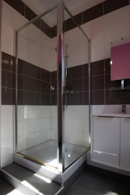 La Fontaine Neuve-Avallon-5 Personnes-1 Chambre-3 Lits-Parking-Wifi المظهر الخارجي الصورة